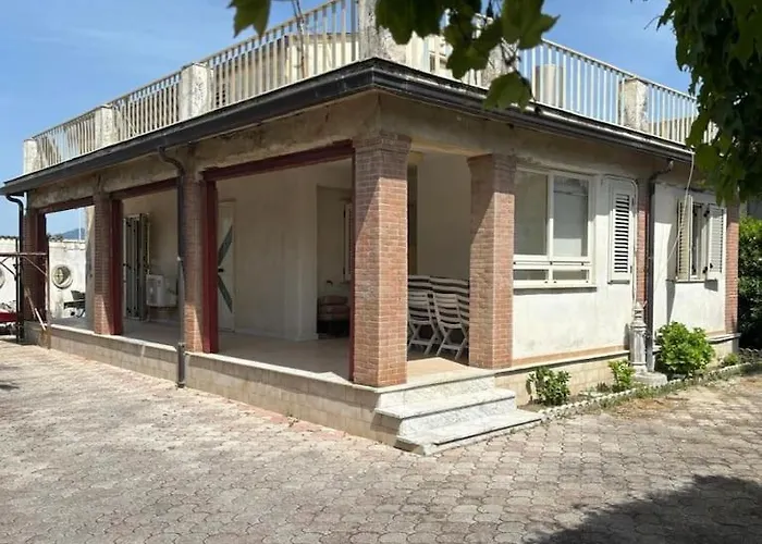 Villetta Con Giardino